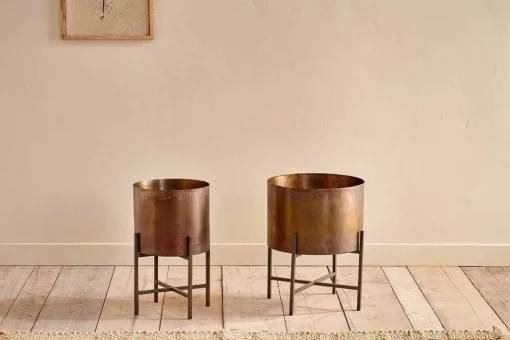Juoni Iron Planter